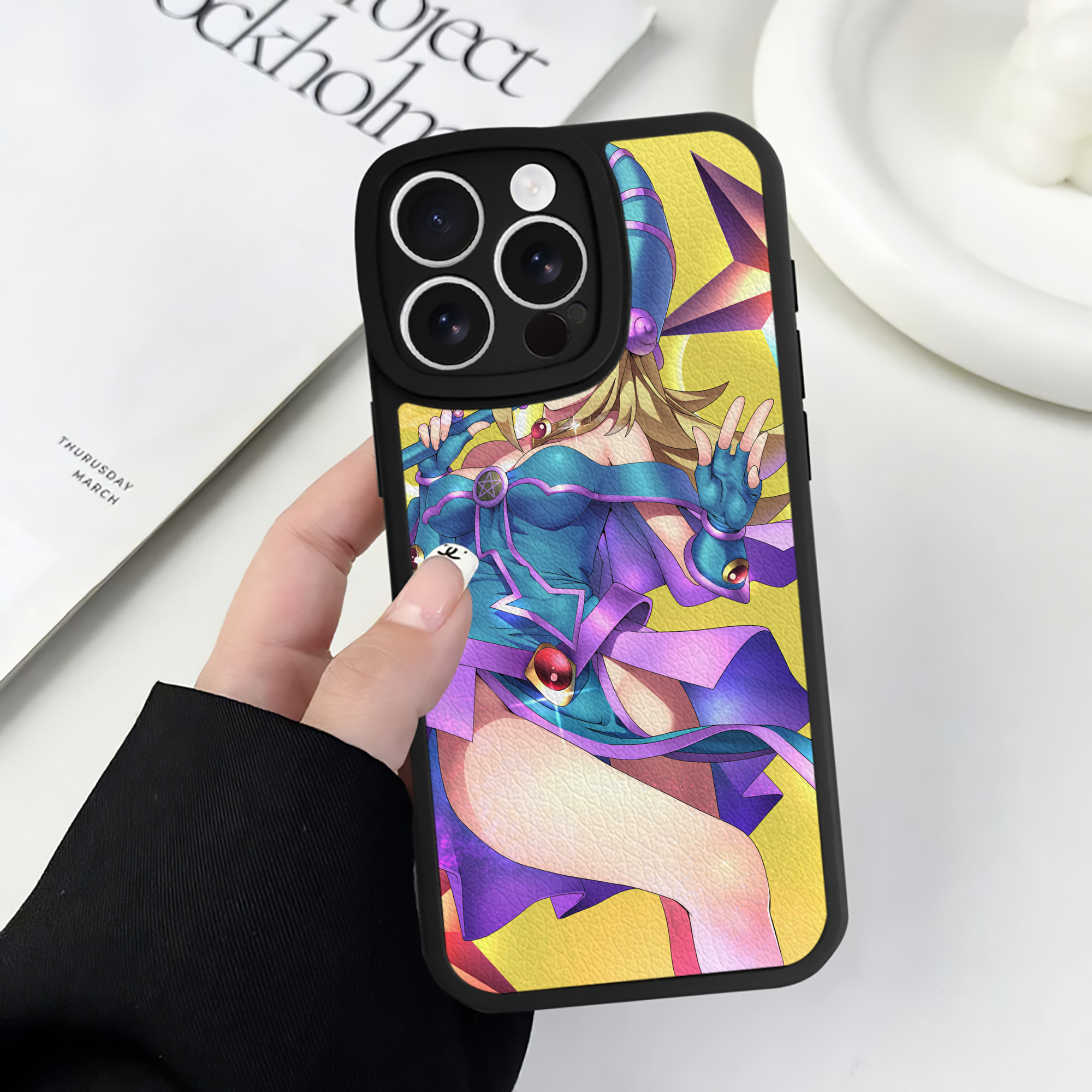 （画像用） 遊☆戯☆王 Yu-Gi-Oh! 【iPhone 16シリーズ対応】シリコンスマホケース（レザー調） 材質：シリコン
